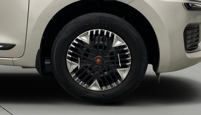 2022 Maruti Swift VXI AMT, Petrol, Automatic, 43,474 km, Right Front Wheel