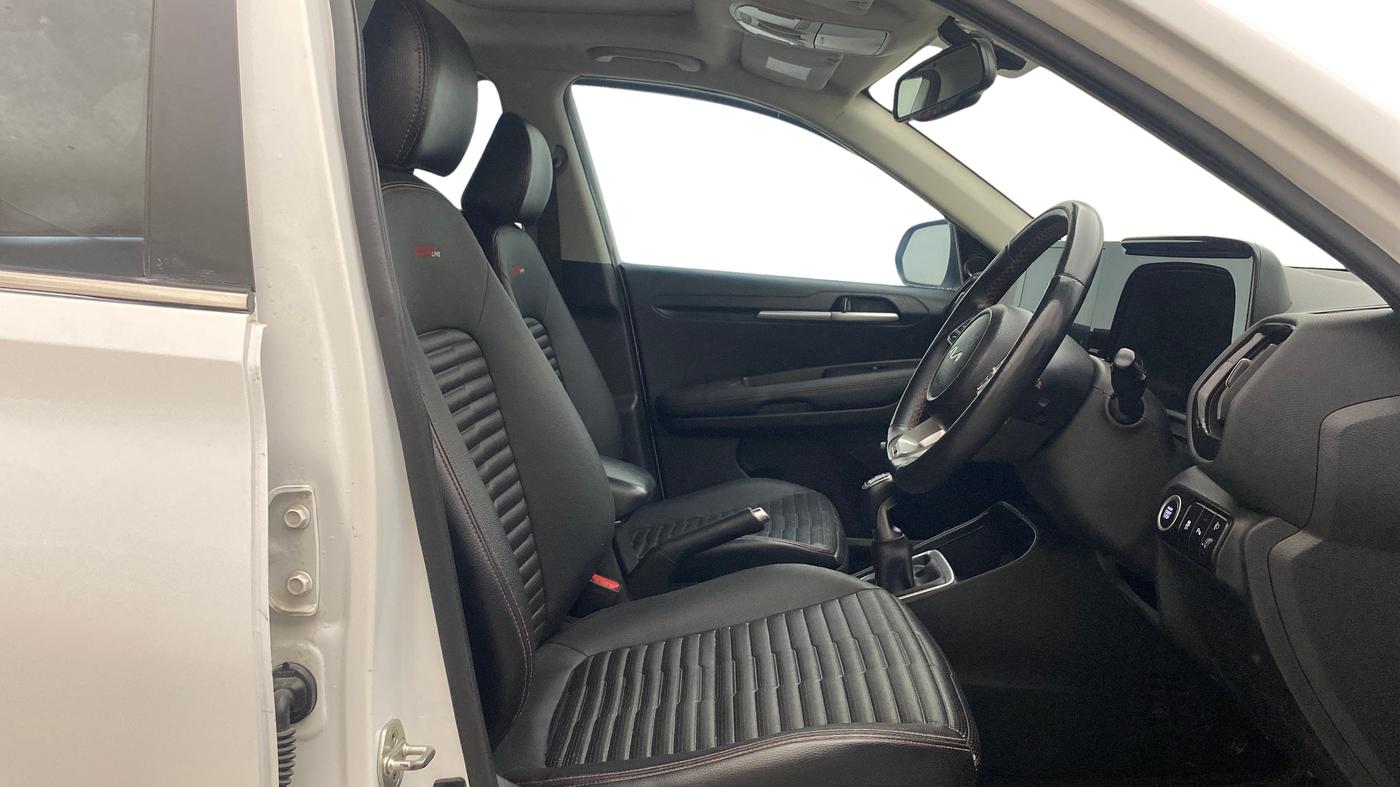 2022 KIA SONET GTX PLUS 1.5, Diesel, Manual, 1,19,285 km, Right Side Front Door Cabin