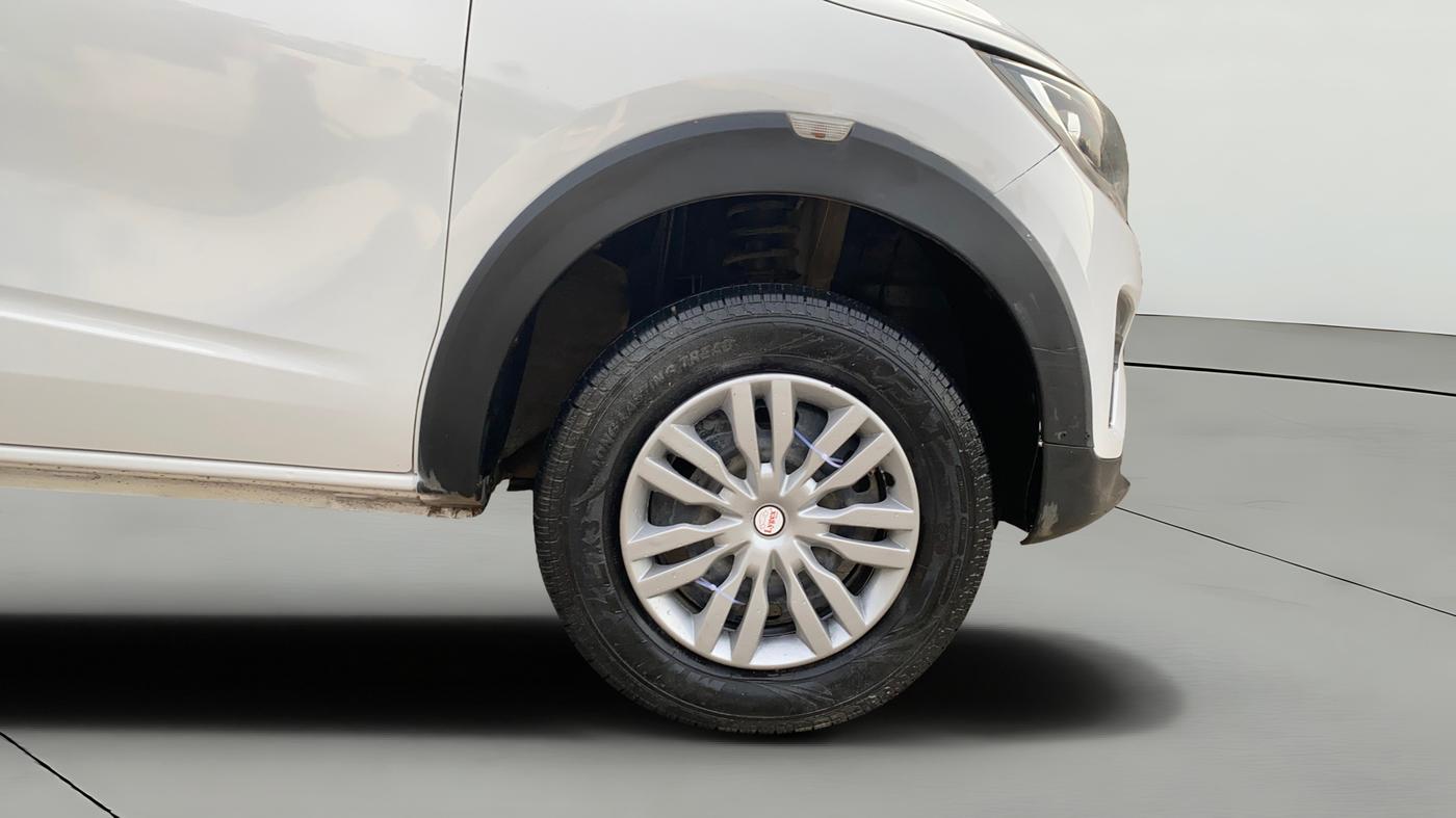 2022 Renault TRIBER RXL MT, CNG, Manual, 51,509 km, Right Front Wheel
