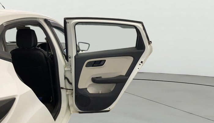 2022 Tata ALTROZ XM PLUS PETROL, Petrol, Manual, 33,960 km, RHS Rear Door