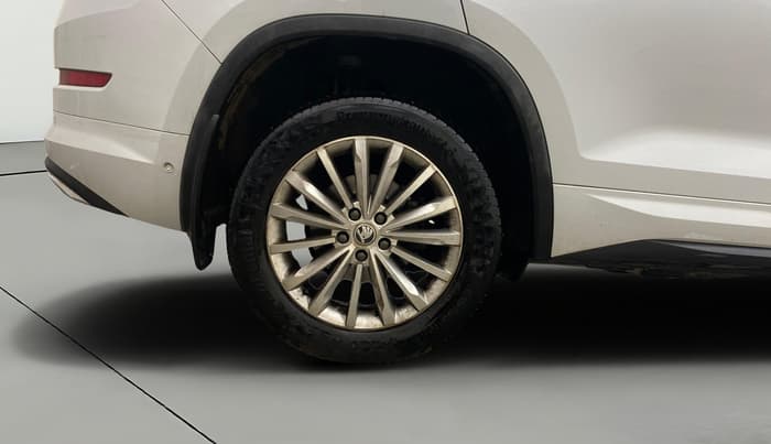 2018 Skoda Kodiaq L&K 2.0 TDI 4X4 AT, Diesel, Automatic, 1,29,281 km, Right Rear Wheel