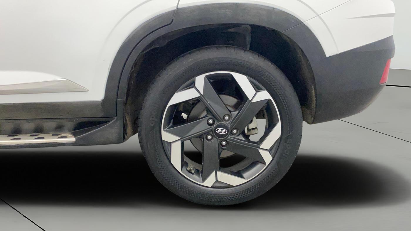 2022 Hyundai ALCAZAR PLATINUM(O) 7STR 2.0 AT, Petrol, Automatic, 31,942 km, Left Rear Wheel