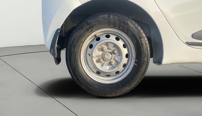 2015 Hyundai Eon ERA +, Petrol, Manual, 95,486 km, Right Rear Wheel