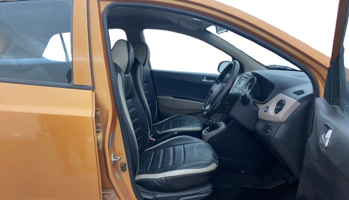 2014 Hyundai Grand i10 ASTA AT 1.2 KAPPA VTVT, Petrol, Automatic, 1,40,874 km, Right Side Front Door Cabin
