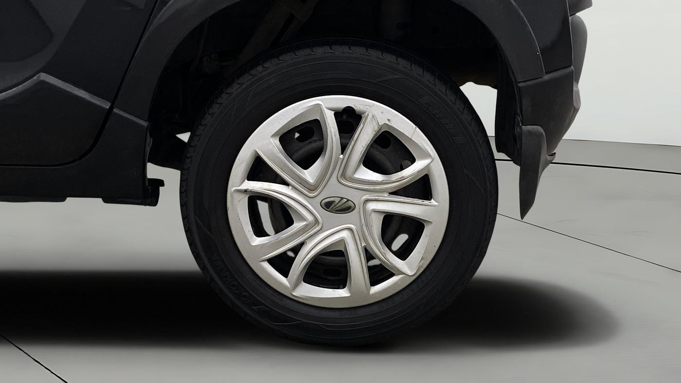 2016 Mahindra Kuv100 K6 6 STR, Petrol, Manual, 79,951 km, Left Rear Wheel