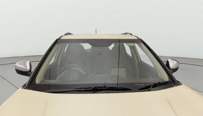 2022 Mahindra XUV300 W8 (O) 1.5 DIESEL, Diesel, Manual, 57,976 km, Front Windshield