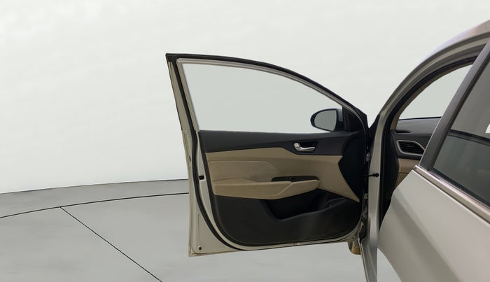 2017 Hyundai Verna 1.6 EX CRDI, Diesel, Manual, 1,33,554 km, LHS Front Door