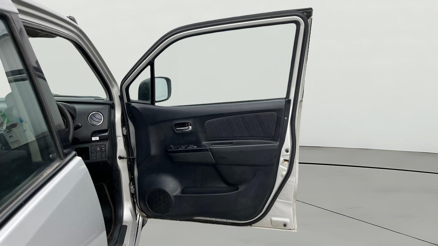 2013 Maruti Wagon R Stingray VXI, Petrol, Manual, 27,804 km, RHS Front Door