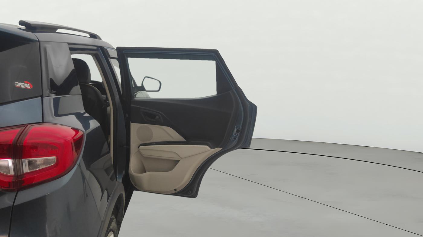 2019 Mahindra XUV300 W6 1.2 PETROL, Petrol, Manual, 36,627 km, RHS Rear Door