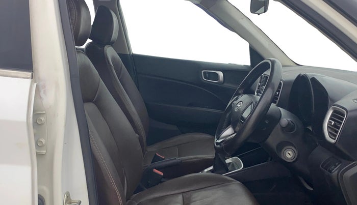 2019 Hyundai VENUE S 1.2, CNG, Manual, 61,911 km, Right Side Front Door Cabin