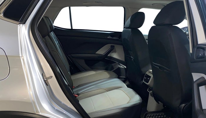 2022 Skoda KUSHAQ STYLE 1.5L TSI MT, Petrol, Manual, 25,896 km, Right Side Rear Door Cabin