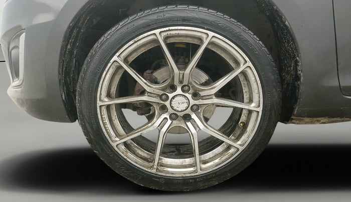 2017 Maruti Swift LXI (O), Petrol, Manual, 71,739 km, Left Front Wheel