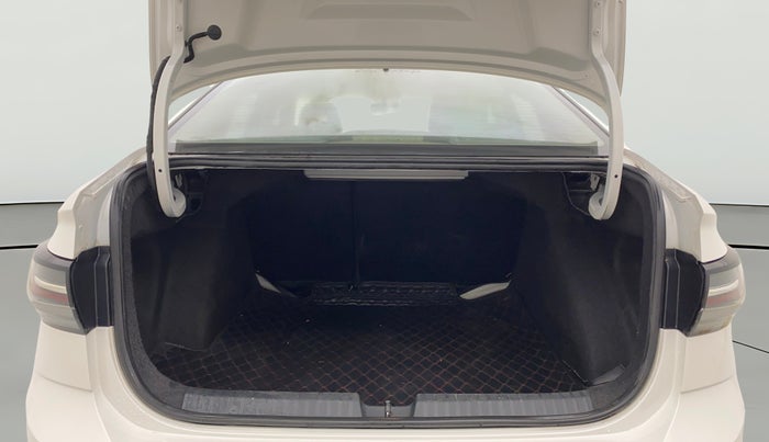 2022 Volkswagen VIRTUS HIGHLINE TSI 1.0 AT, Petrol, Automatic, 65,564 km, Boot Open Zoomed View