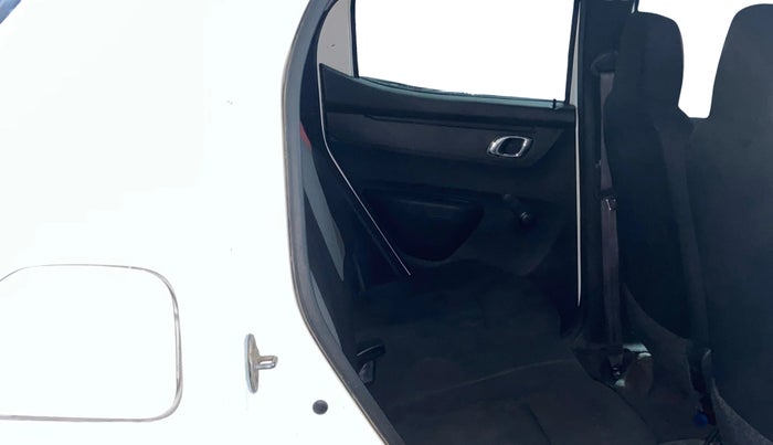 2018 Renault Kwid RXT 1.0 (O), Petrol, Manual, 52,488 km, Right Side Rear Door Cabin