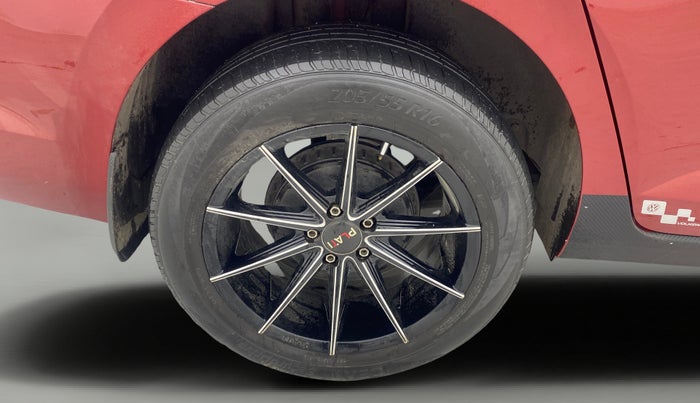 2023 Volkswagen VIRTUS TOPLINE TSI 1.0 AT, Petrol, Automatic, 79,620 km, Right Rear Wheel