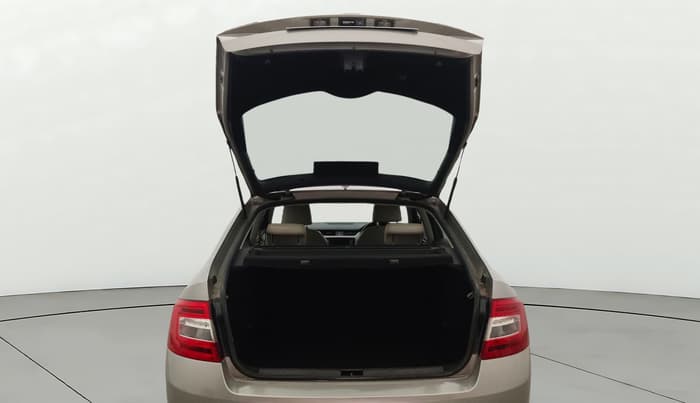 2016 Skoda Octavia STYLE PLUS AT 1.8 TSI, Petrol, Automatic, 1,23,182 km, Boot Door Open