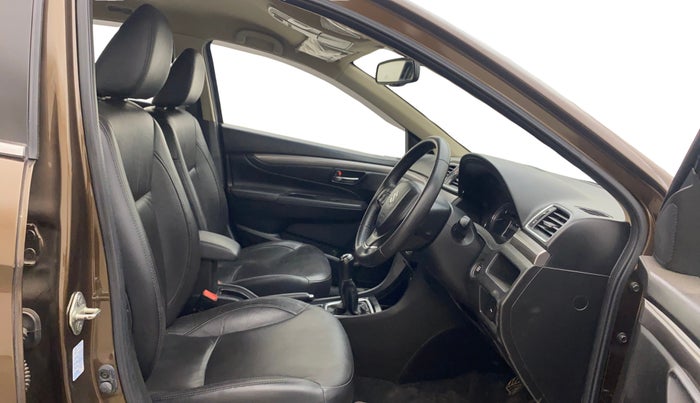 2018 Maruti Ciaz S 1.4 MT PETROL, Petrol, Manual, 61,505 km, Right Side Front Door Cabin