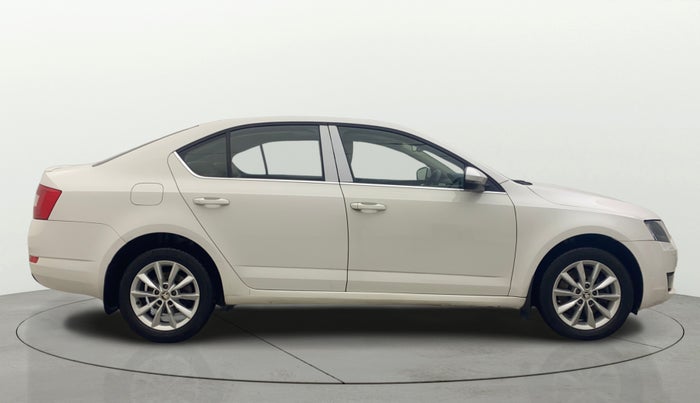 2016 Skoda Octavia STYLE PLUS AT 1.8 TSI, Petrol, Automatic, 63,863 km, Right Side View