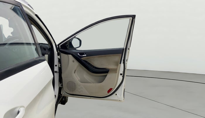 2022 Tata NEXON XZA PLUS DIESEL, Diesel, Automatic, 1,00,079 km, RHS Front Door