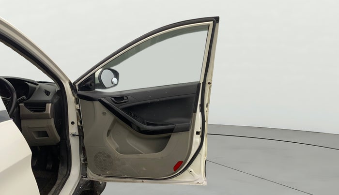 2019 Tata NEXON XM PETROL, Petrol, Manual, 49,510 km, RHS Front Door