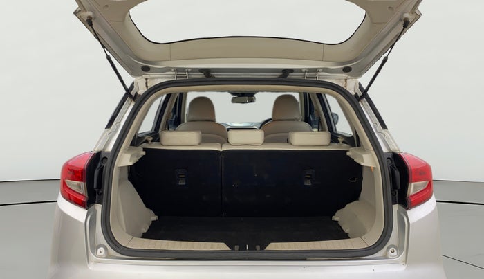 2020 Mahindra XUV300 W8 (O) 1.2 PETROL, Petrol, Manual, 1,03,497 km, Boot Open Zoomed View