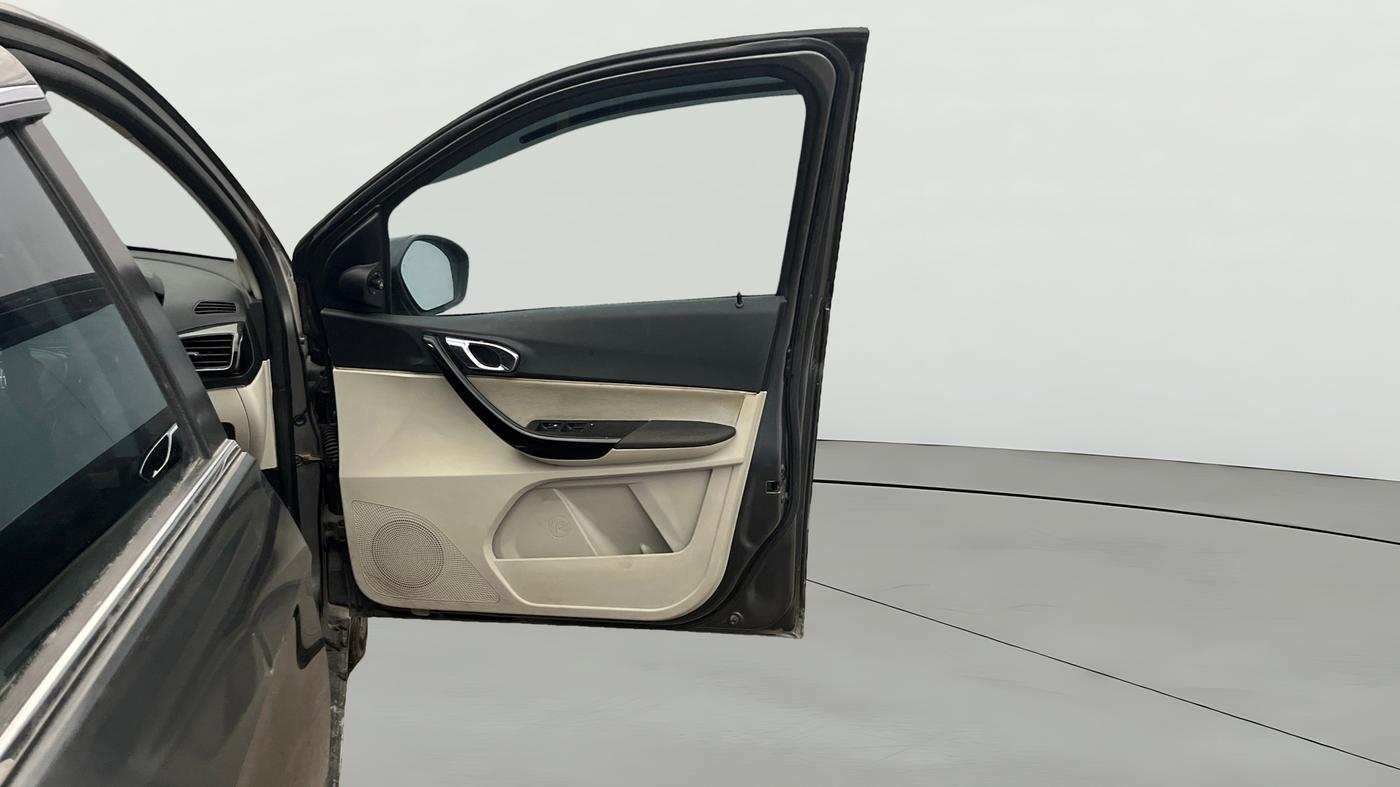 2022 Tata TIGOR XZ PLUS CNG, CNG, Manual, 88,585 km, RHS Front Door
