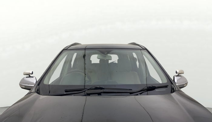 2015 Mahindra XUV500 W6, Diesel, Manual, 1,13,116 km, Front Windshield