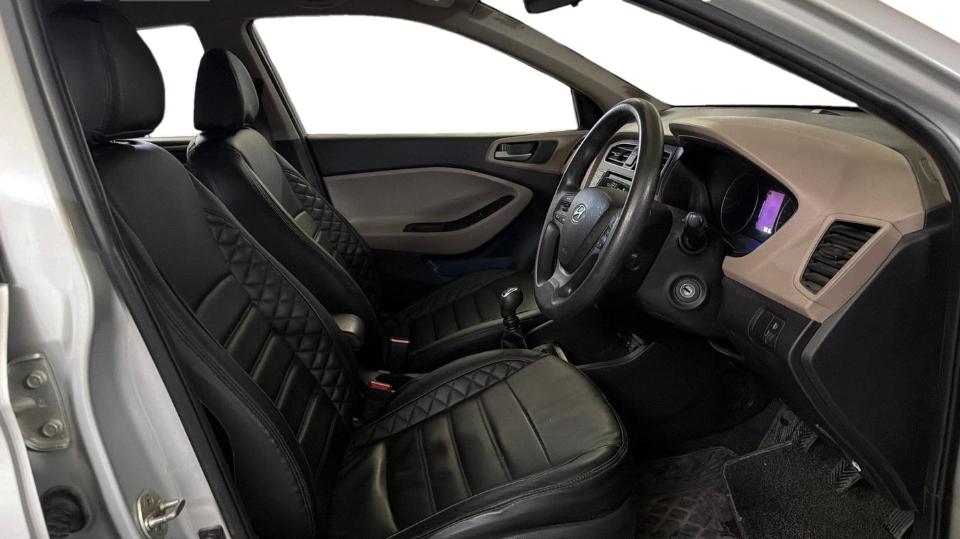 2018 Hyundai Elite i20 ASTA 1.2, Petrol, Manual, 70,605 km, Right Side Front Door Cabin