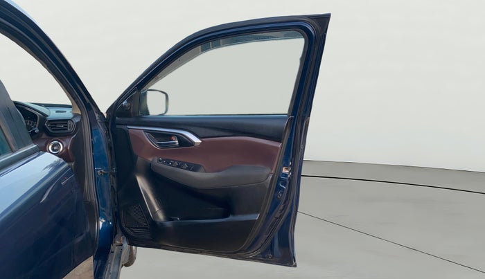 2023 Maruti Grand Vitara SIGMA SMART HYBRID, Petrol, Manual, 21,262 km, RHS Front Door