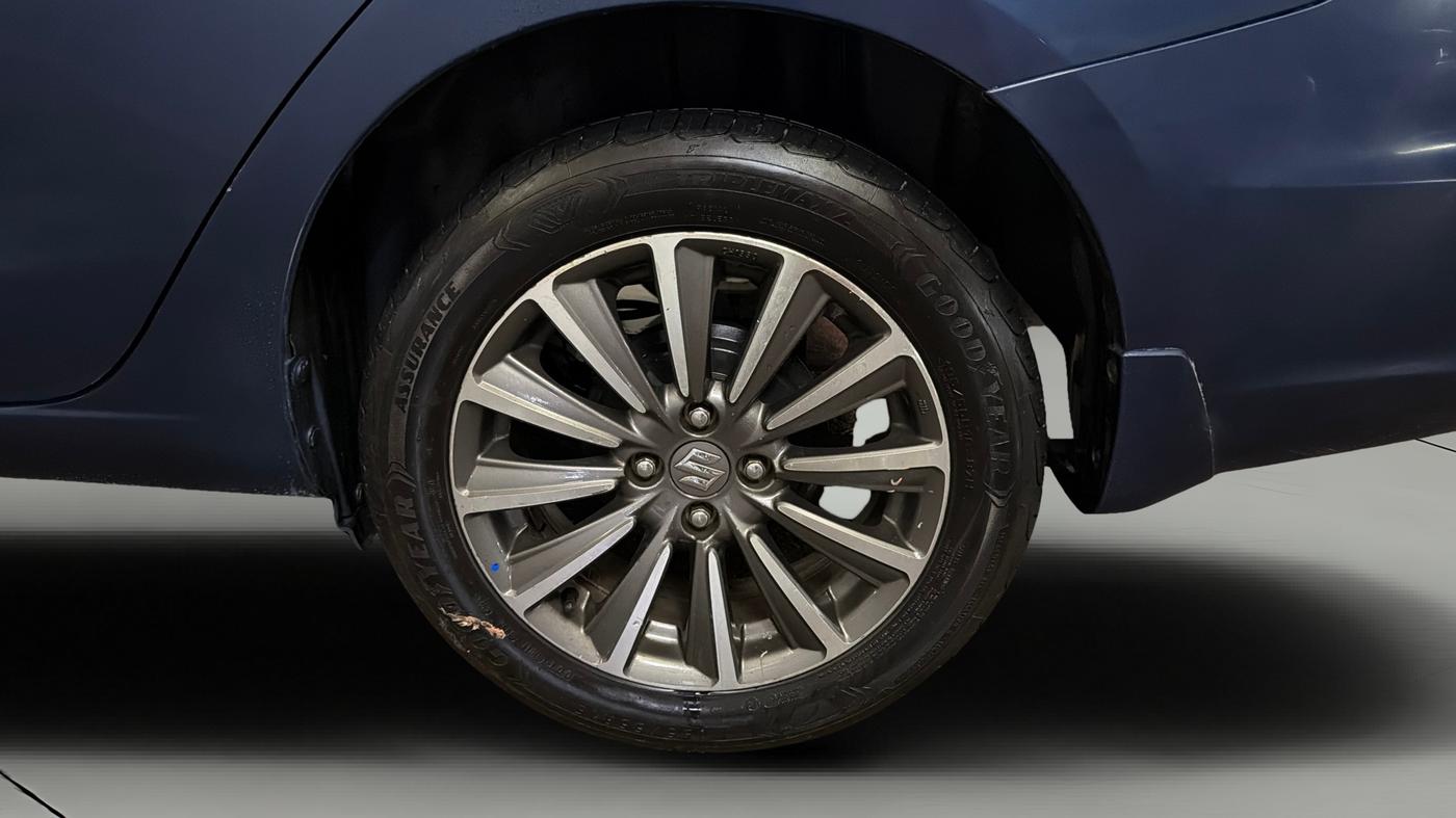2020 Maruti Ciaz ALPHA  AT 1.5 SHVS PETROL, Petrol, Automatic, 1,14,322 km, Left Rear Wheel