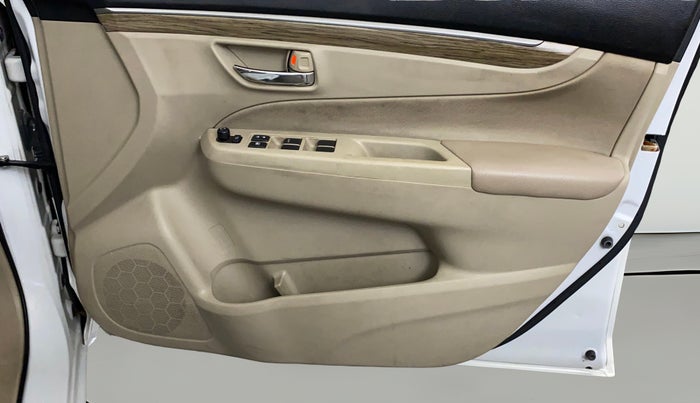 2021 Maruti Ciaz ZETA 1.5 SHVS MT PETROL, Petrol, Manual, 86,726 km, Driver Side Door Panels Control