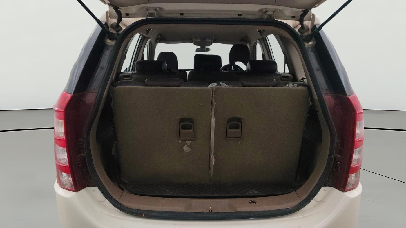 2015 Mahindra XUV500 W8, Diesel, Manual, 1,14,318 km, Boot Open Zoomed View