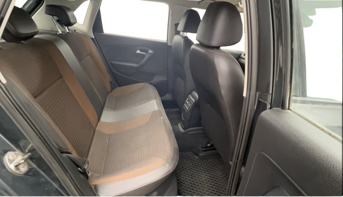 2017 Volkswagen Polo HIGHLINE1.2L, Petrol, Manual, 73,773 km, Right Side Rear Door Cabin