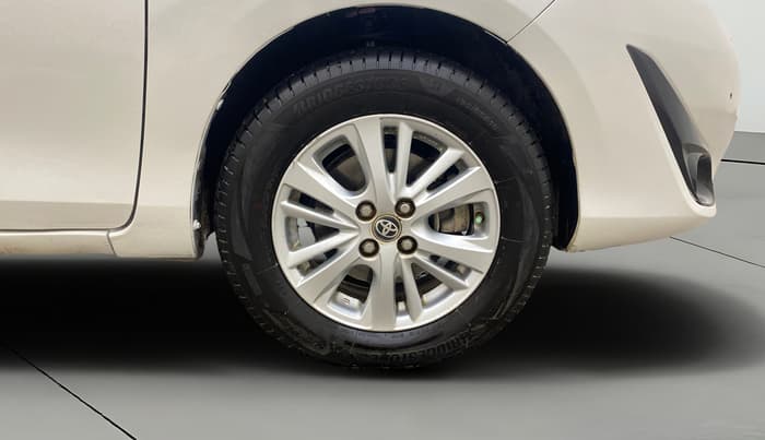 2018 Toyota YARIS VX MT, Petrol, Manual, 1,20,138 km, Right Front Wheel