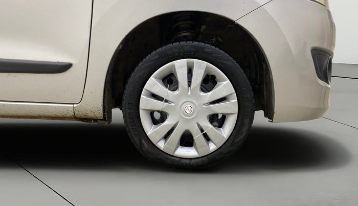 2013 Maruti Wagon R 1.0 VXI, Petrol, Manual, 1,07,300 km, Right Front Wheel
