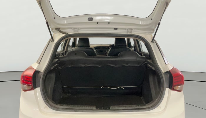 2020 Hyundai Elite i20 MAGNA PLUS 1.2, Petrol, Manual, 28,357 km, Boot Open Zoomed View