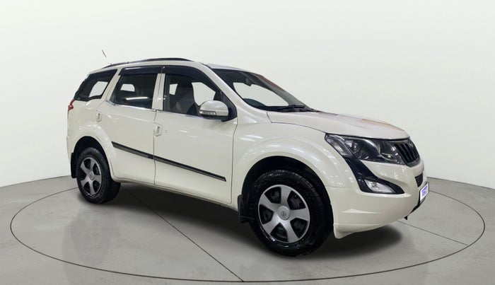 2017 Mahindra XUV500 W4, Diesel, Manual, 74,520 km, Right Front Diagonal