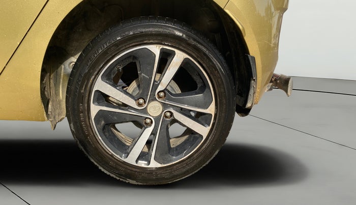 2020 Tata ALTROZ XZ PETROL, Petrol, Manual, 78,334 km, Left Rear Wheel