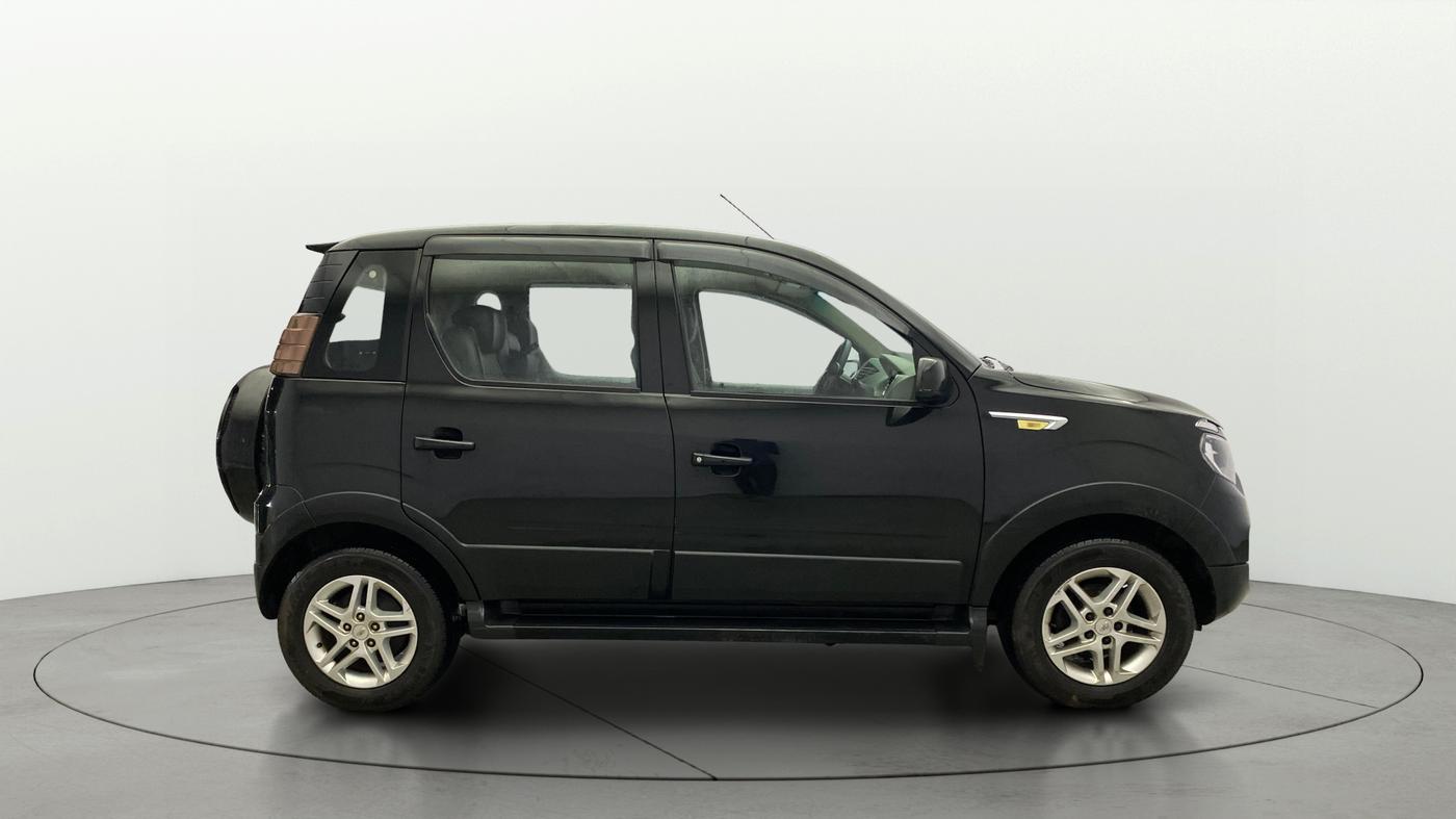 2016 Mahindra NUVOSPORT N8, Diesel, Manual, 75,995 km, Right Side View