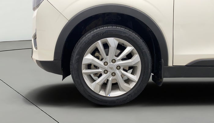 2020 Mahindra XUV300 W8 1.2 PETROL, Petrol, Manual, 31,768 km, Left Front Wheel