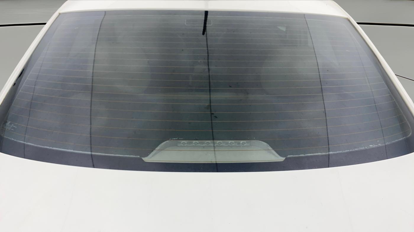 2015 Volkswagen Vento HIGHLINE DIESEL 1.5, Diesel, Manual, 1,04,079 km, Rear Windshield