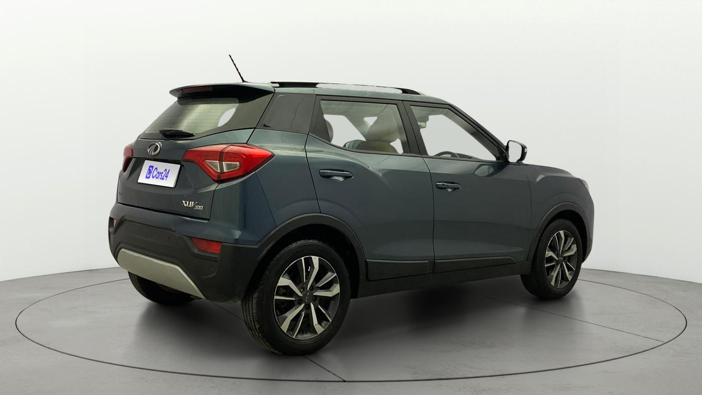 2019 Mahindra XUV300 W8 (O) 1.5 DIESEL, Diesel, Manual, 87,440 km, Right Back Diagonal