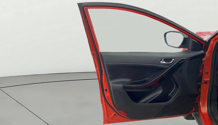 2023 Tata NEXON FEARLESS + SUNROOF AMT DUAL TONE 1.5 DIESEL, Diesel, Automatic, 15,482 km, LHS Front Door