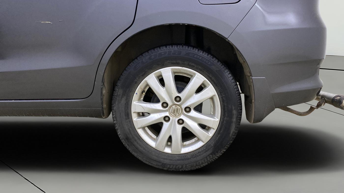 2017 Maruti Ertiga ZXI+, Petrol, Manual, 1,16,094 km, Left Rear Wheel