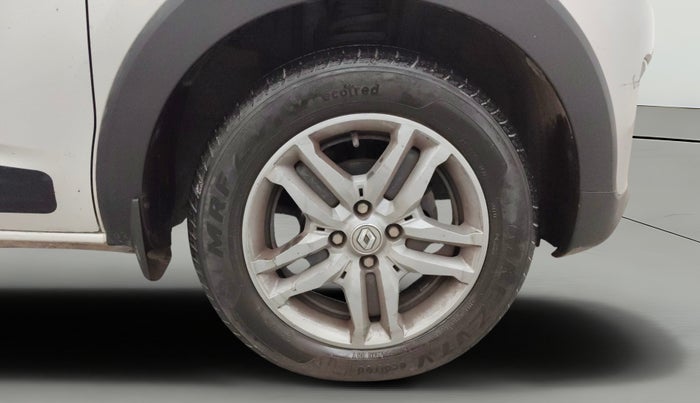 2022 Renault TRIBER RXZ AMT, Petrol, Automatic, 28,081 km, Right Front Wheel