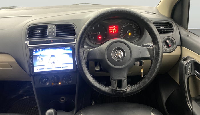 2014 Volkswagen Polo COMFORTLINE 1.5L, Diesel, Manual, 1,13,971 km, Steering Wheel Close Up