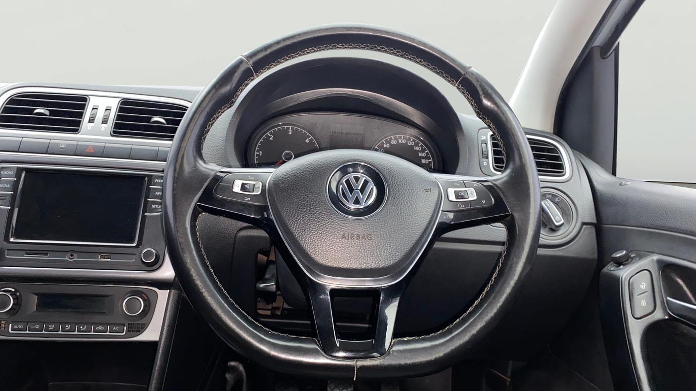 2018 Volkswagen Polo HIGHLINE PLUS 1.5 16 ALLOY, Diesel, Manual, 76,350 km, Steering Wheel Close Up