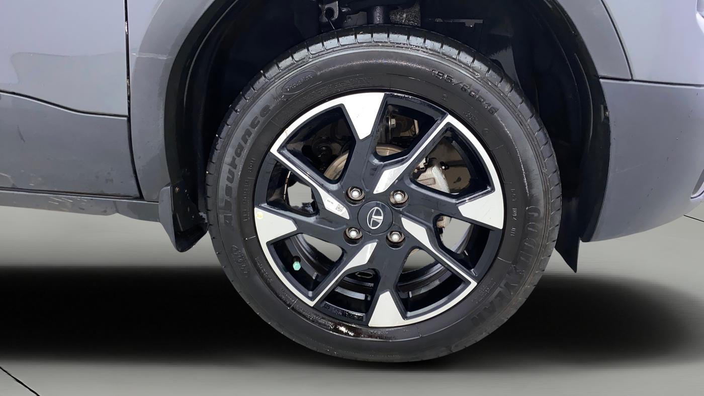2023 Tata PUNCH CREATIVE  MT, Petrol, Manual, 15,658 km, Right Front Wheel