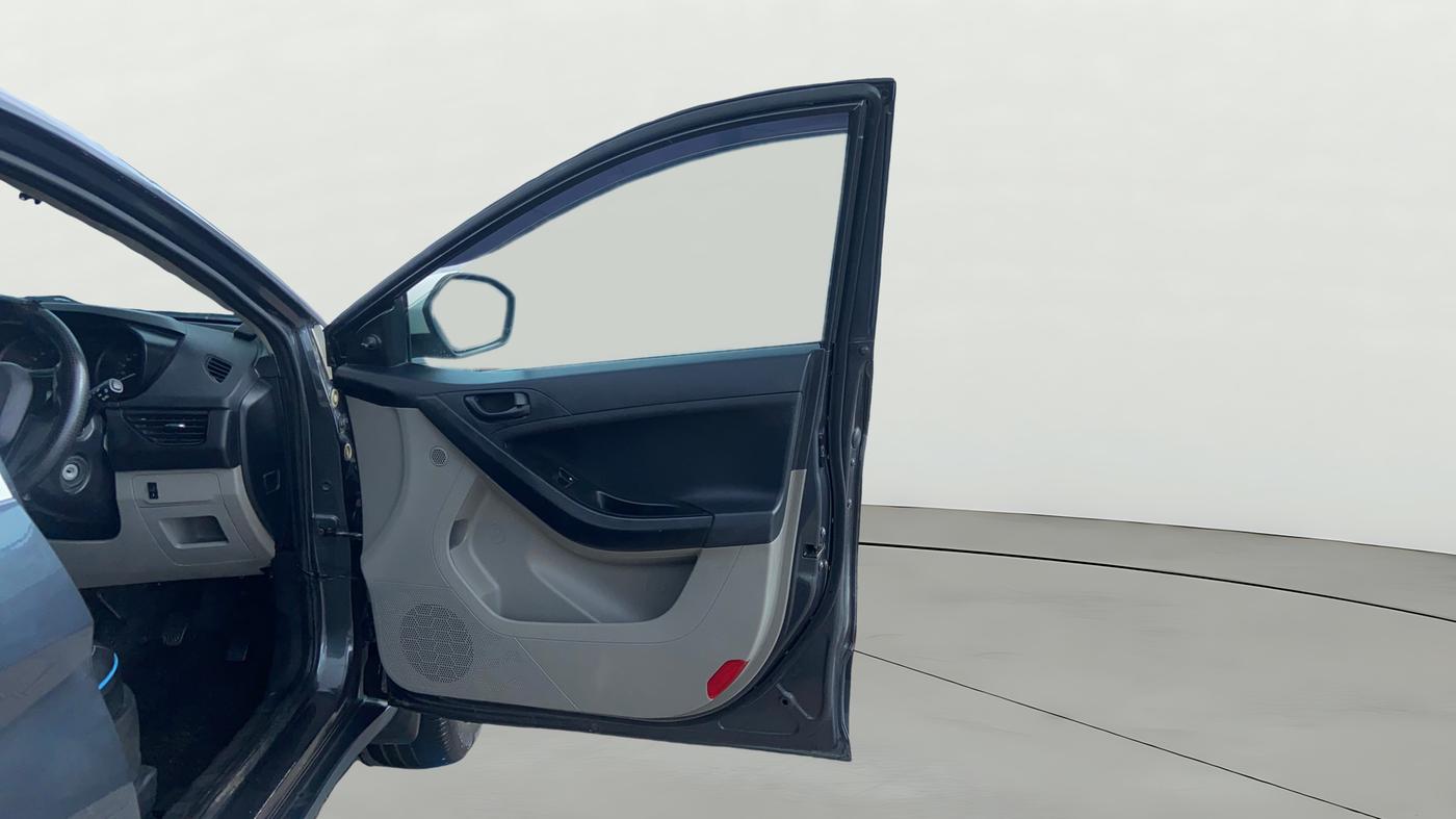2019 Tata NEXON XE PETROL, Petrol, Manual, 89,717 km, RHS Front Door