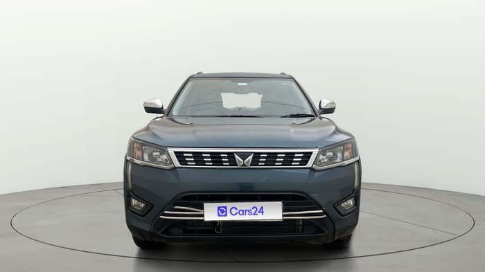 2023 Mahindra XUV300 W6 1.2 PETROL AMT, Petrol, Automatic, 12,068 km, Front